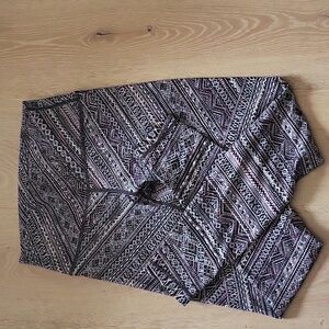 Lululemon wunder under leggings size 6